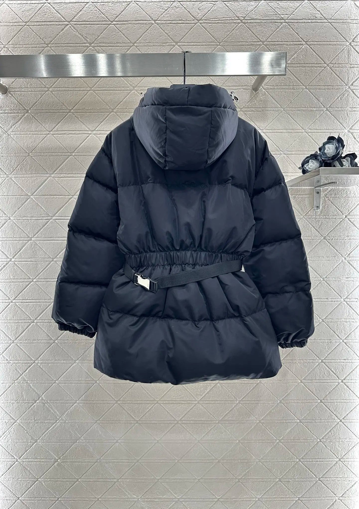 Women Belted Puffer Coat Black Long Down Jacket Winter Warm Waist Zip Up Hooded Thickened Insulated Parka Windproof Cold Weather