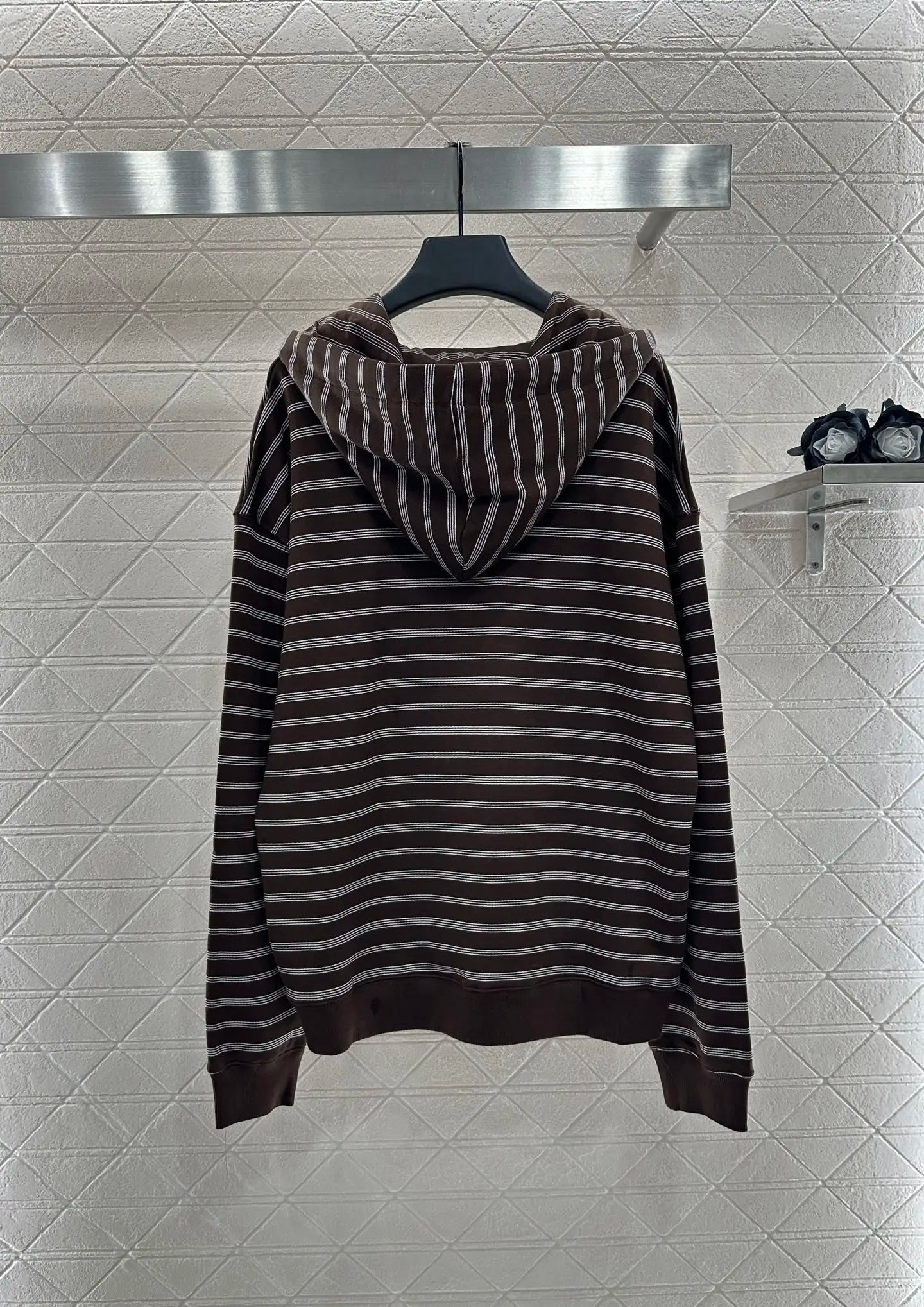 25 Autumn-Winter Hooded Chain-Strapped Pattern Coat for Women - Trendy European-style Women's Coat Top