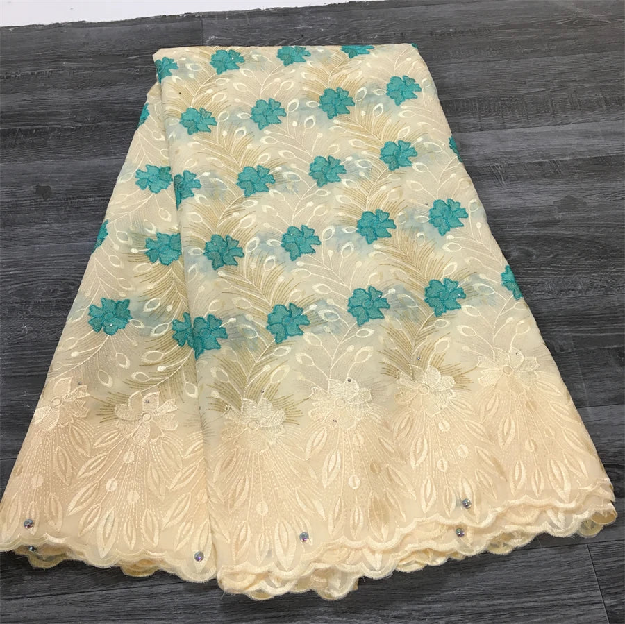 2025 High Quality New African Cotton Lace Fabric in Switzerland Nigerian Swiss Voile Lace Women Dresses Material for Sew