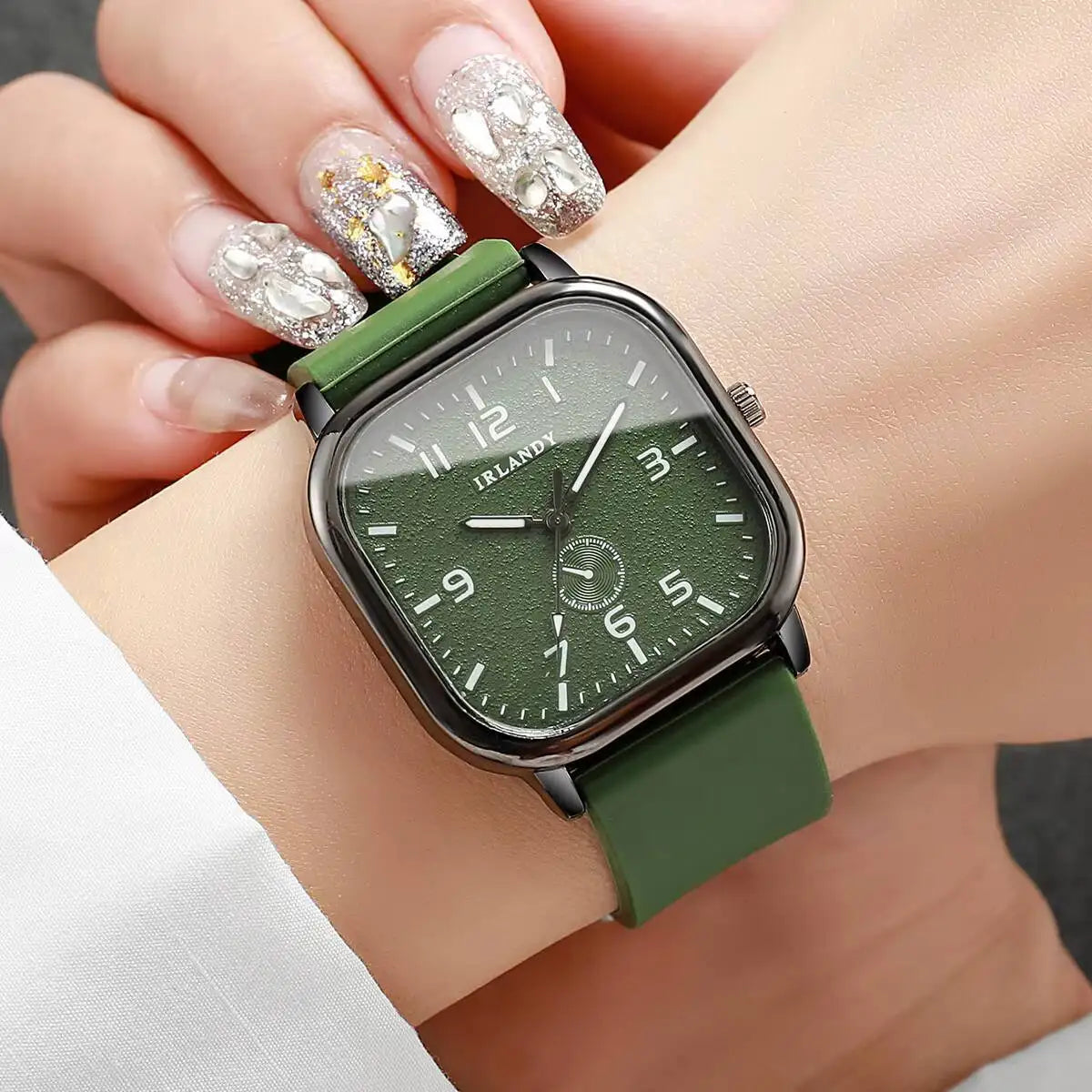 Fashion Square Women Quartz Watch Casual Silicone Strap Sports Wristwatch For Men Women Students（Without Box）