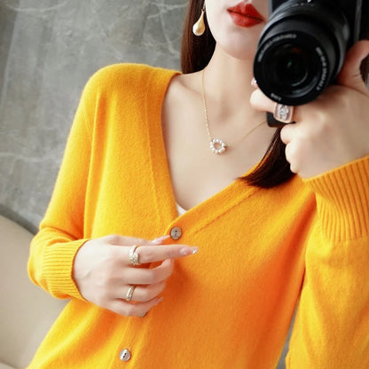 2025 New V-Neck Temperament Small Fragrant Wind Women Loose Sweater Sweater All Sweater Coat Special Offer Cardigan ZHI D035