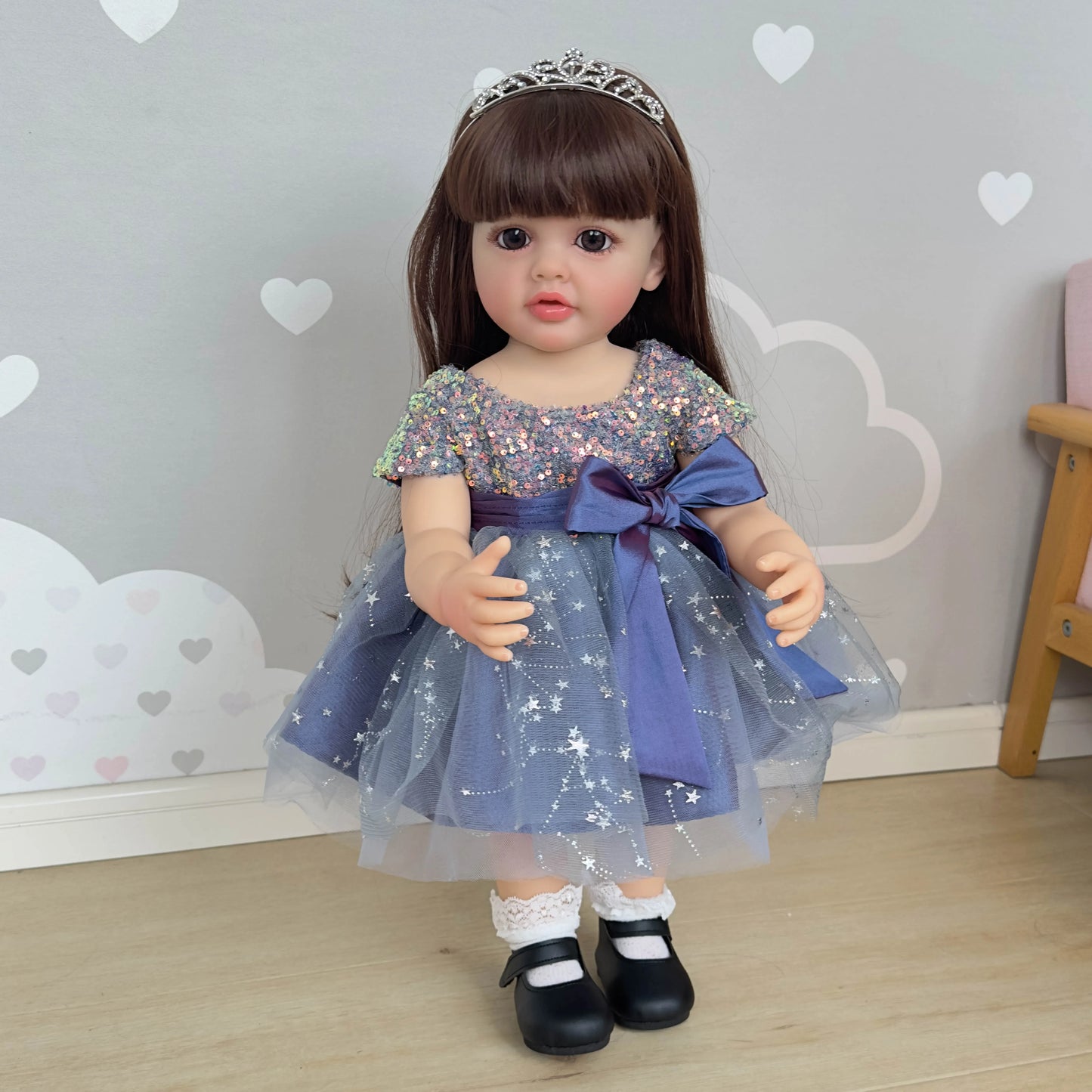 1PC realistic and beautiful reborn doll girl, 22-inch cute baby full-body soft band wig blue set gift box suitable for children,