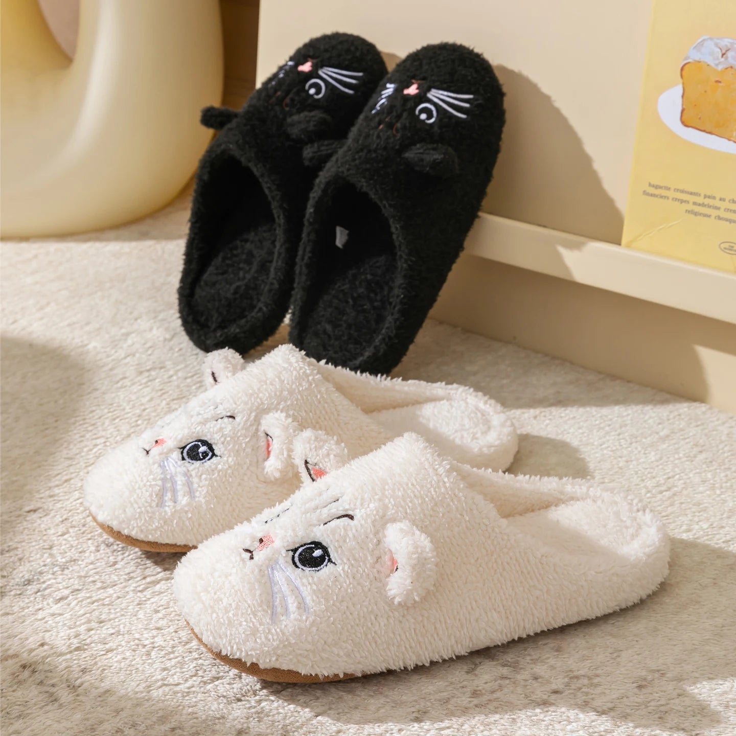 Cute Cat Design Plush Ladies Slippers Autumn And Winter Indoor Floor Non-Slip Soft Bottom Comfortable Warm Home Shoes for Unisex