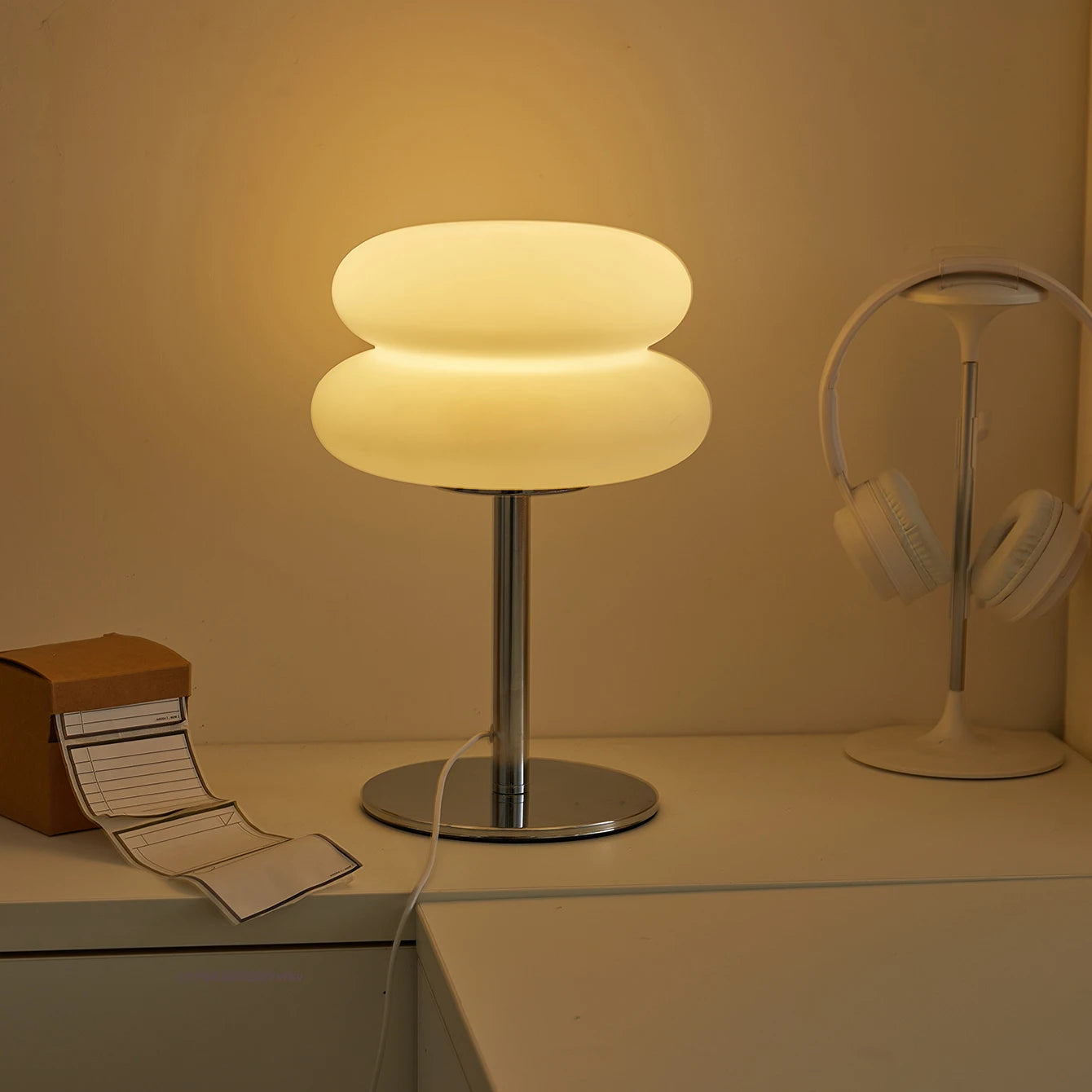 Bauhaus  table lamp plastic lampshade  bedroom bedside living room Nordic mushroom lamp 9-level brightness dimming ambient light