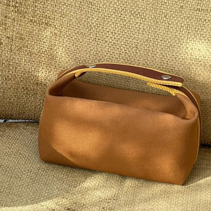 2024 New Large Capacity Canva Makeup Bag Soft Texture Fashionable Women's Shoulder Bag Color Blocking Handbag From China