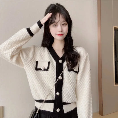 French Style Short Knitted Sweater Women's Fashion Versatile Miniature Wind Coat 2025 Autumn New Arrival V-neck Long Sleeve