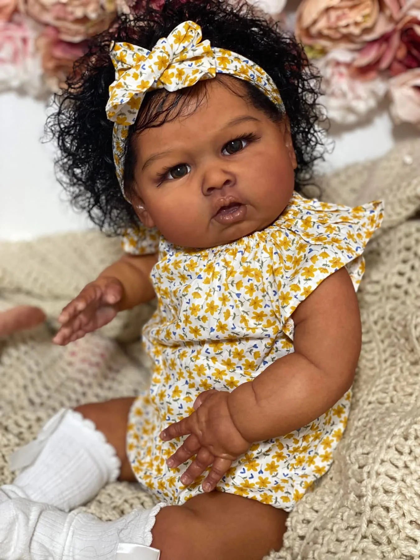 1PC 22 "Reborn doll, hand root curls, anime and fantasy inspiration, black skin, manga theme, yellow costume,