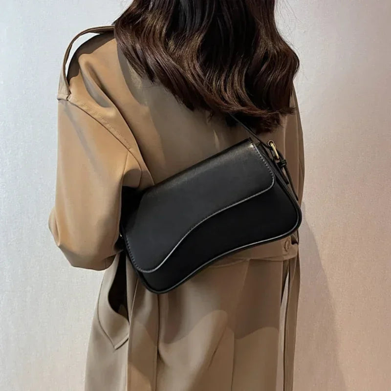 Vintage Leather Crossbody Bags for Women 2024 Designer Female Small Flap Shoulder Underarm Bag Armpit Handbags and Purses