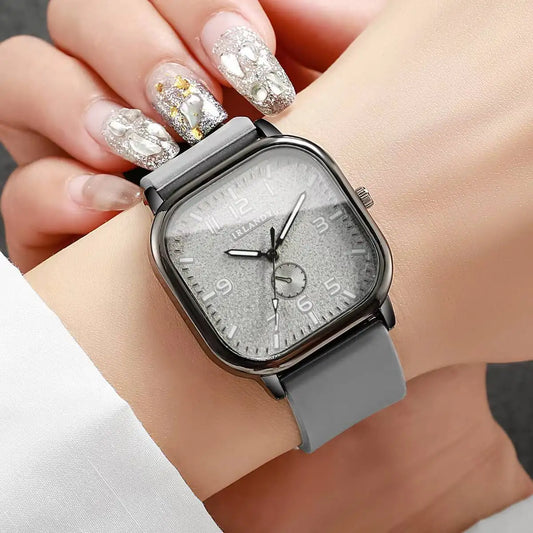 Fashion Square Women Quartz Watch Casual Silicone Strap Sports Wristwatch For Men Women Students（Without Box）