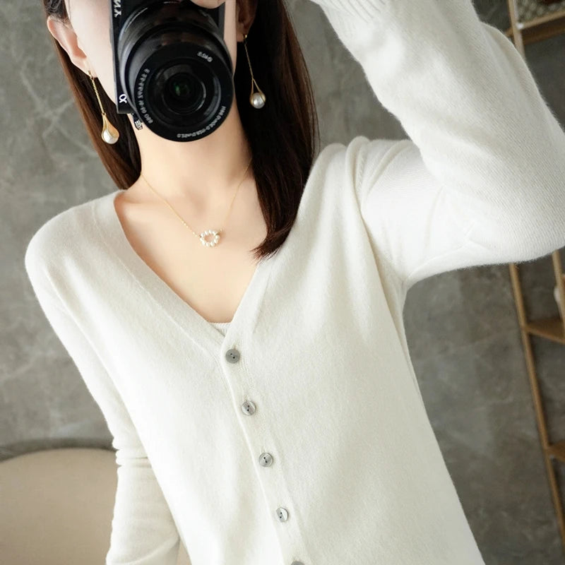 2025 New V-Neck Temperament Small Fragrant Wind Women Loose Sweater Sweater All Sweater Coat Special Offer Cardigan ZHI D035