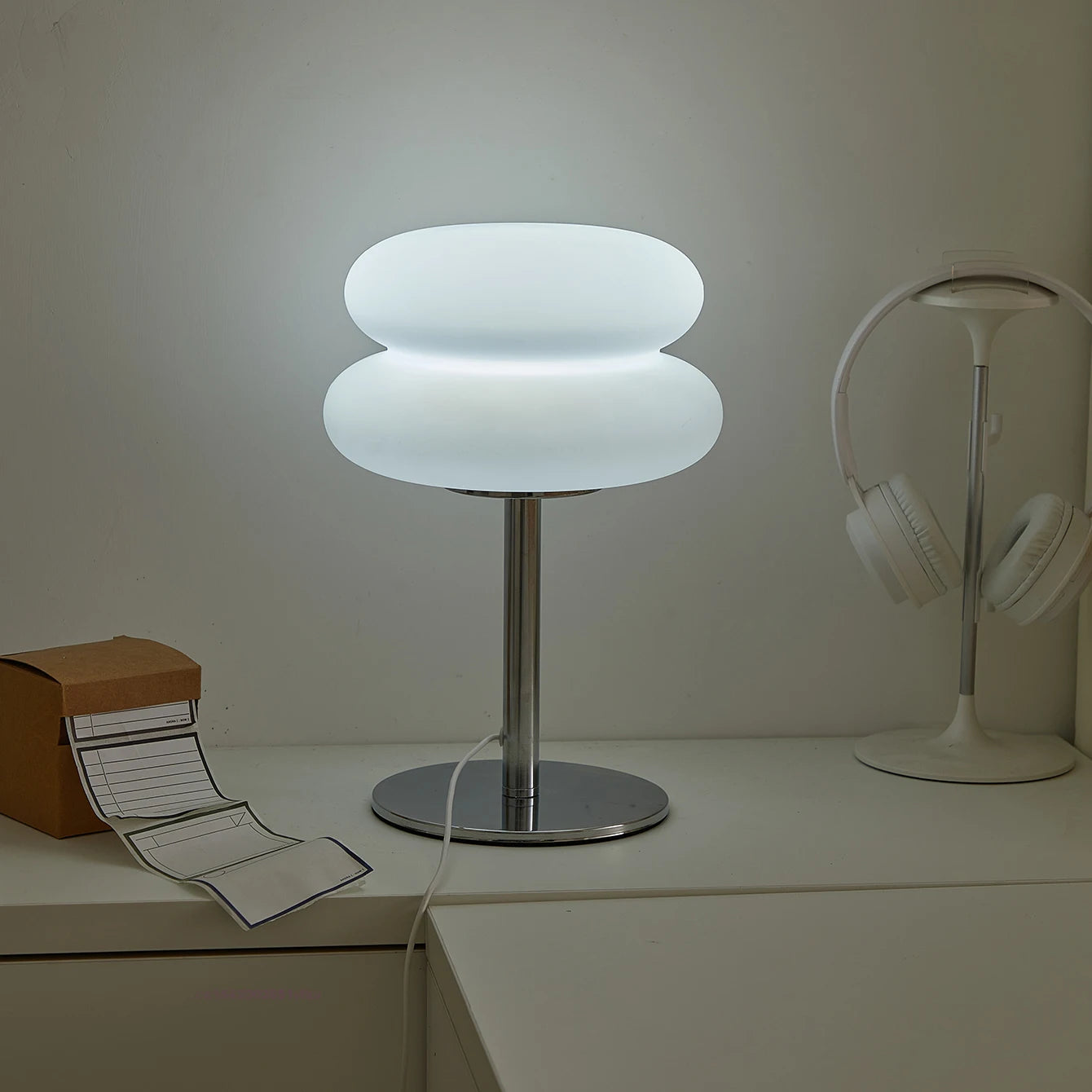 Bauhaus  table lamp plastic lampshade  bedroom bedside living room Nordic mushroom lamp 9-level brightness dimming ambient light