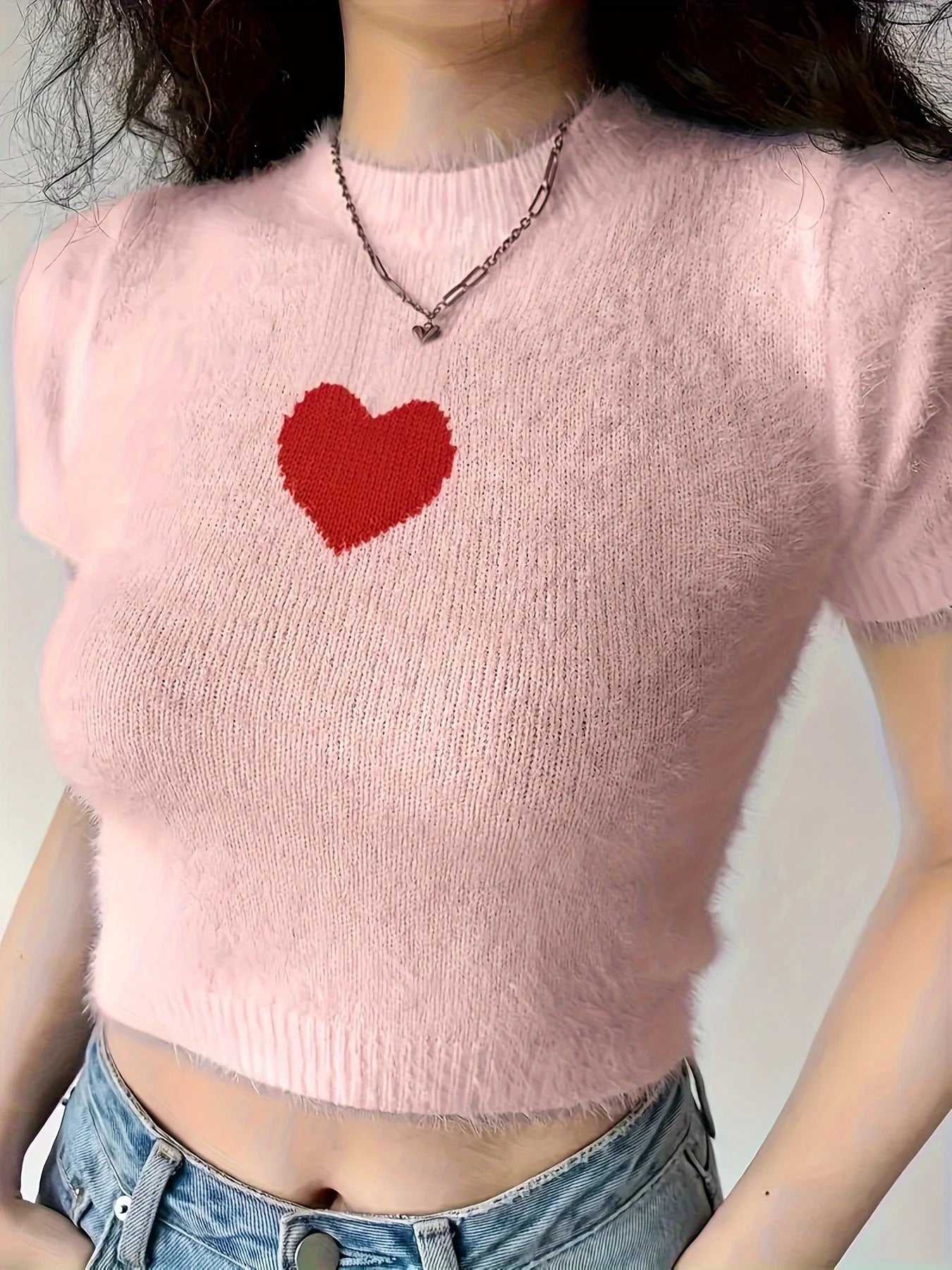 Autumn and Winter New Fashion Woman Sweater Fitted Crew Neck Heart Jacquard Fleece Short Sleeve Pullover Knit Top