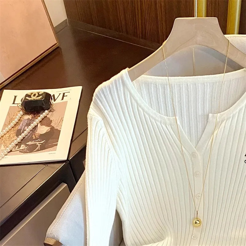 YuooMuoo Brand Fashion Knitted Tops 2025 New Y2K Embroidery Long Sleeve Cardigans Sweaters Korean Fashion Streetwear Lady Shirts