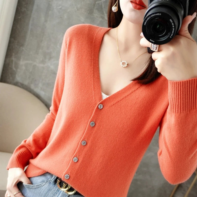 2025 New V-Neck Temperament Small Fragrant Wind Women Loose Sweater Sweater All Sweater Coat Special Offer Cardigan ZHI D035