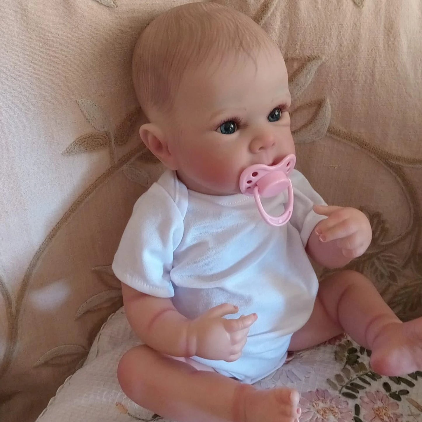 Risbecko 18"/45cm Realistic Reborn Girl Baby Doll Full Body Vinyl Silicone 3D Hand Painted Newborn Gift Birthday Gift Christmas