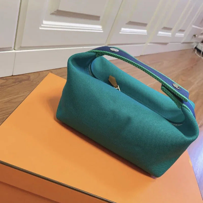 2024 New Large Capacity Canva Makeup Bag Soft Texture Fashionable Women's Shoulder Bag Color Blocking Handbag From China