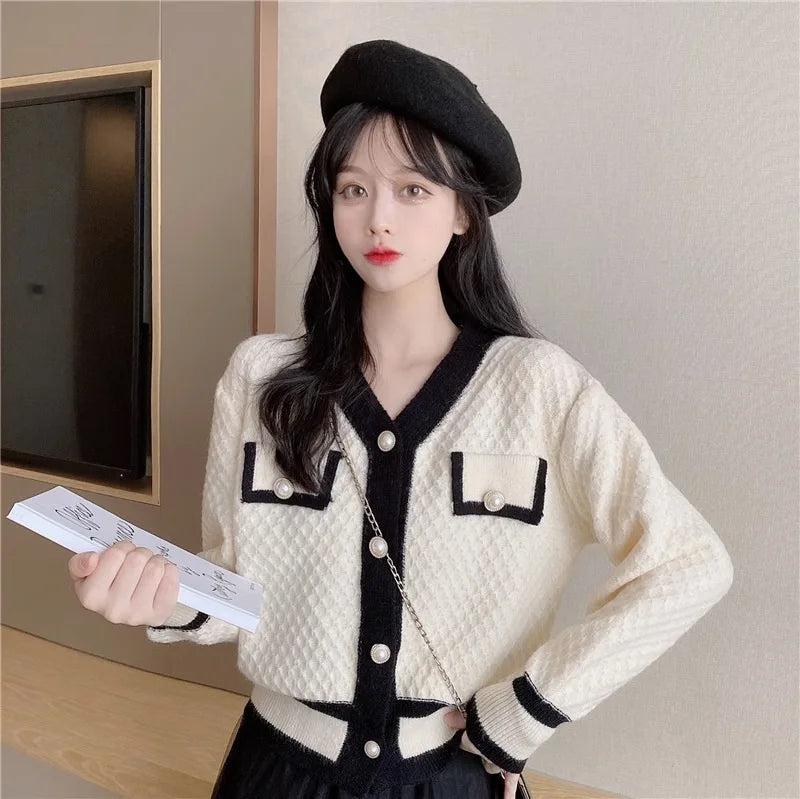 French Style Short Knitted Sweater Women's Fashion Versatile Miniature Wind Coat 2025 Autumn New Arrival V-neck Long Sleeve